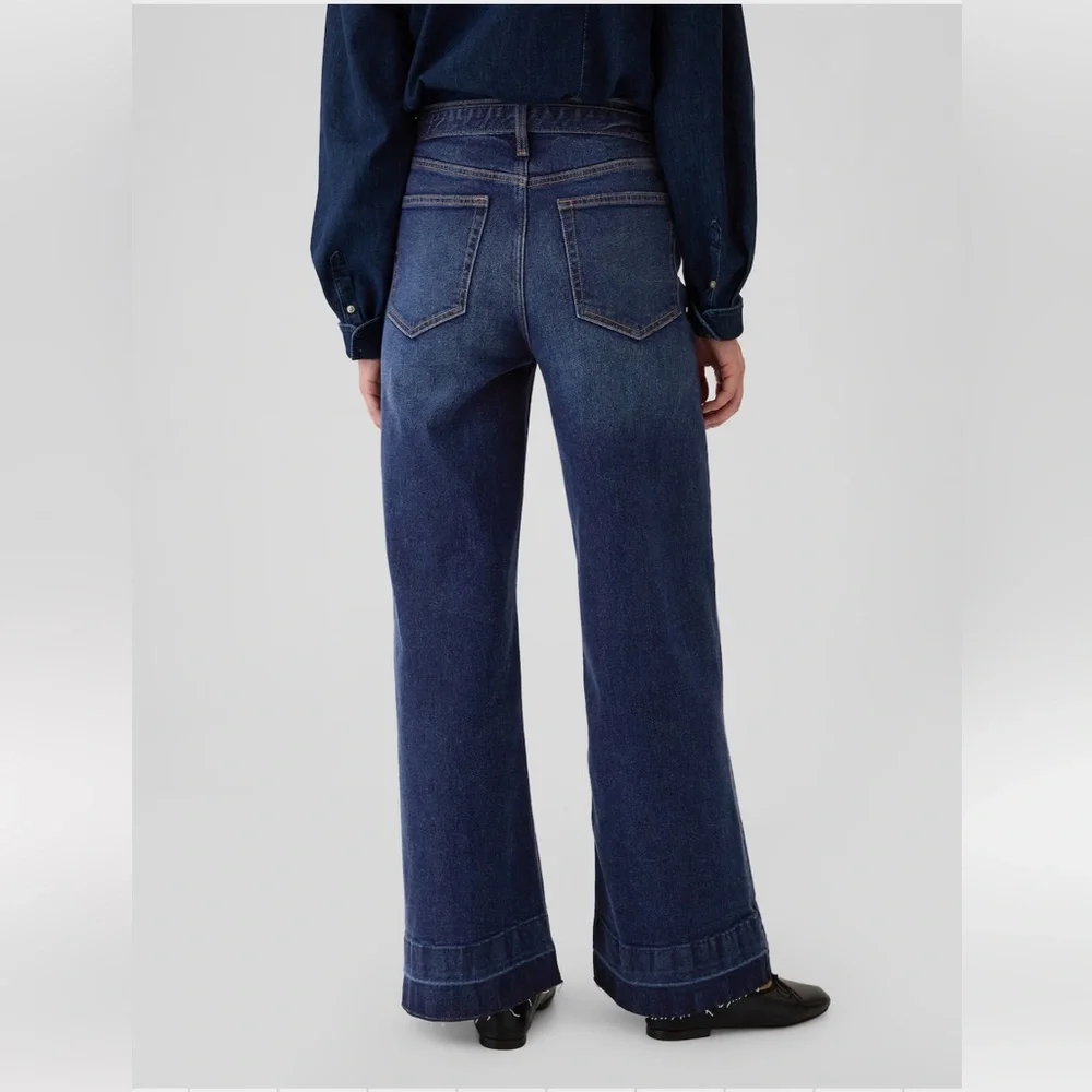 GAP High Rise Stride Belted Wide-Leg Jeans